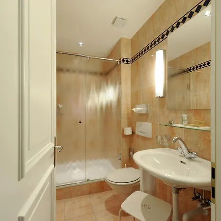 Waldhaus 5* سيلس ماريا
