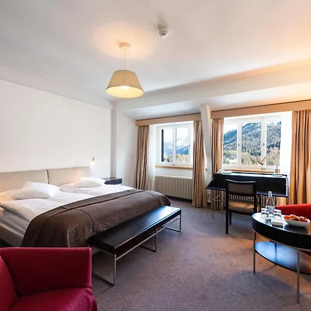 Hotel Waldhaus 5*